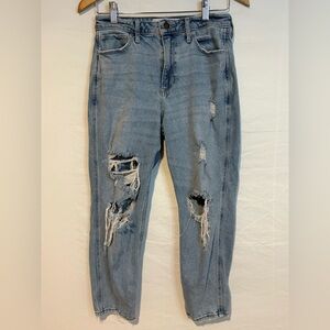 Hollister Women’s (Juniors)  Curvy High Rise Mom Jean Jean Size 5S